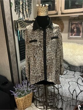 Pippa Lynn Leopard Print Button-Up Blouse with Black Trim